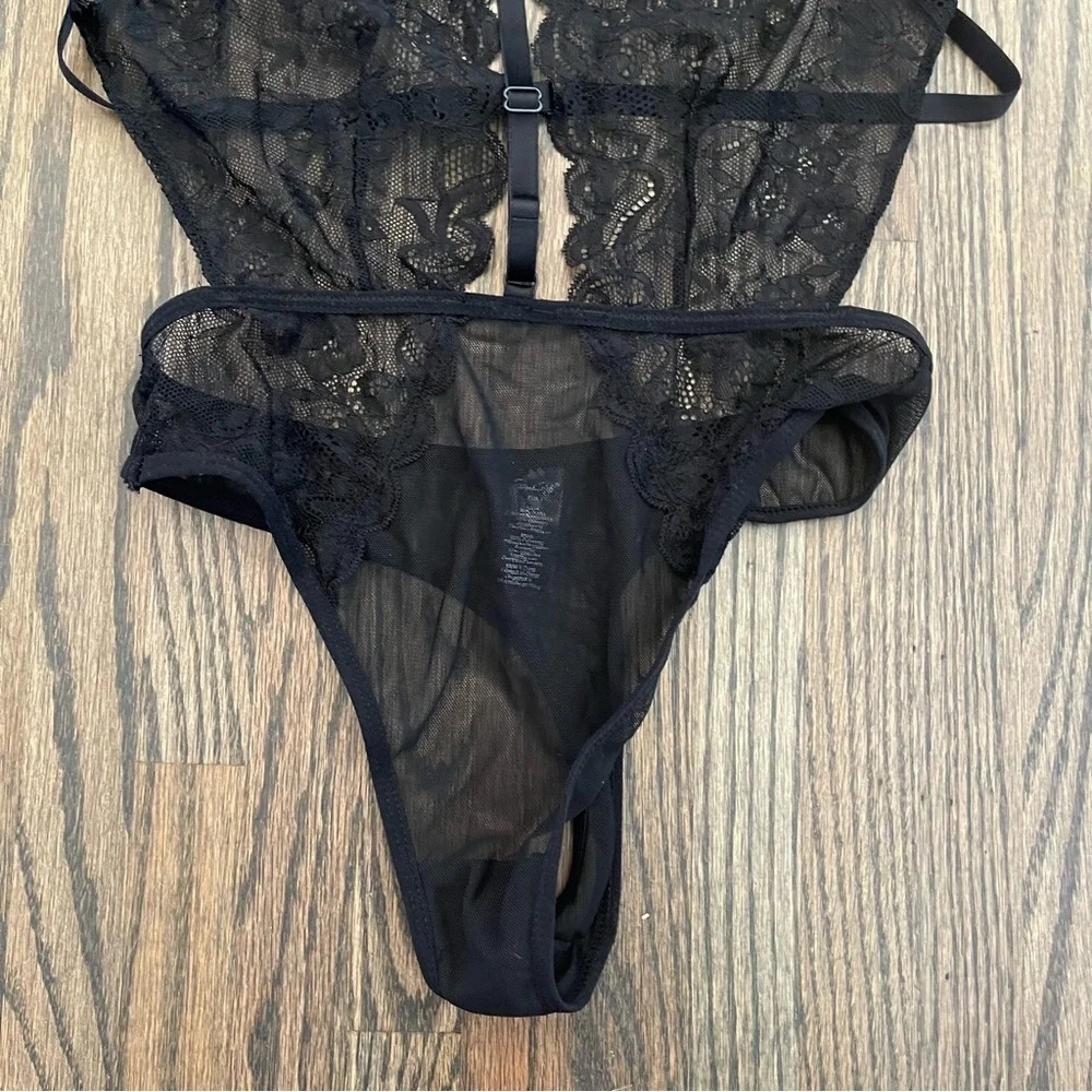 Rene Rofe black lace unlined high neck bodysuit size S/M - Picture 3 of 7